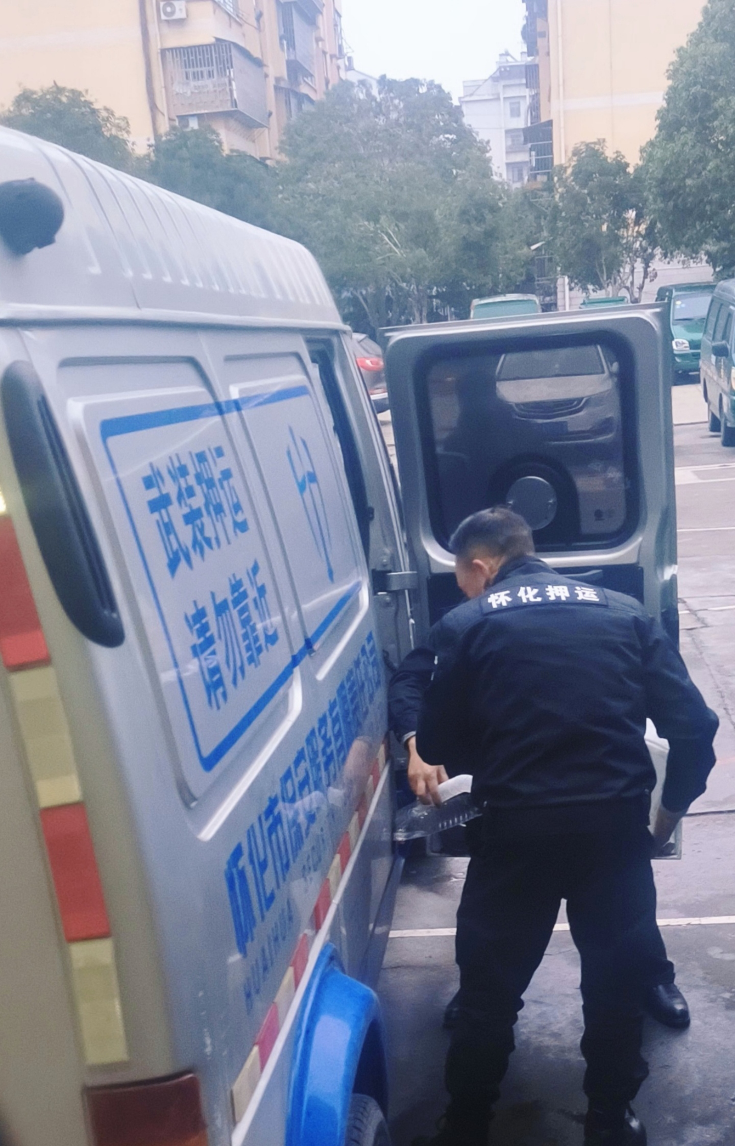 懷化(huà)保安,懷化(huà)押運,懷化(huà)聯網報(bào)警,懷化(huà)市(shì)保安公司
