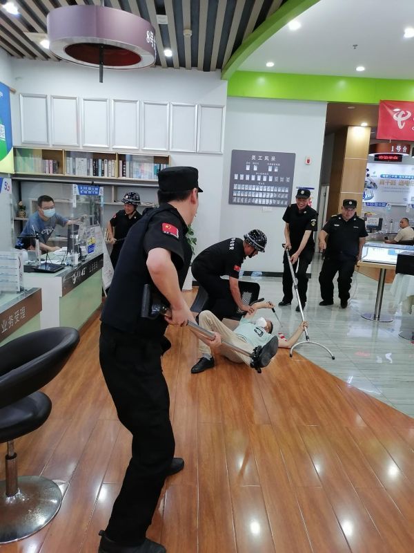 懷化(huà)保安,懷化(huà)押運,懷化(huà)聯網報(bào)警,懷化(huà)市(shì)保安公司