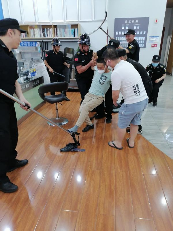 懷化(huà)保安,懷化(huà)押運,懷化(huà)聯網報(bào)警,懷化(huà)市(shì)保安公司