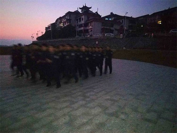 懷化(huà)保安  懷化(huà)市(shì)保安  懷化(huà)保安公司 懷化(huà)押運  懷化(huà)守護押運