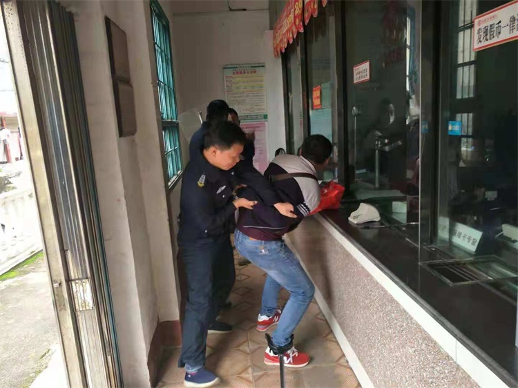 懷化(huà)保安  懷化(huà)市(shì)保安  懷化(huà)保安公司 懷化(huà)押運  懷化(huà)守護押運