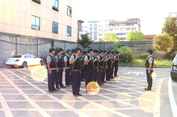 懷化(huà)保安  懷化(huà)市(shì)保安  懷化(huà)保安公司 懷化(huà)押運  懷化(huà)守護押運