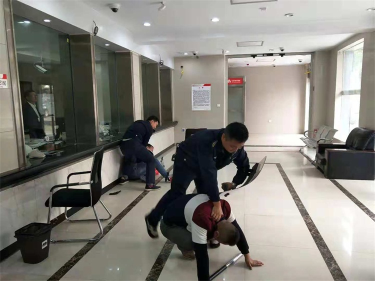 懷化(huà)保安  懷化(huà)市(shì)保安  懷化(huà)保安公司 懷化(huà)押運  懷化(huà)守護押運