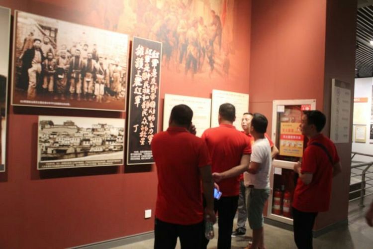 懷化(huà)保安  懷化(huà)市(shì)保安  懷化(huà)保安公司 懷化(huà)押運  懷化(huà)守護押運