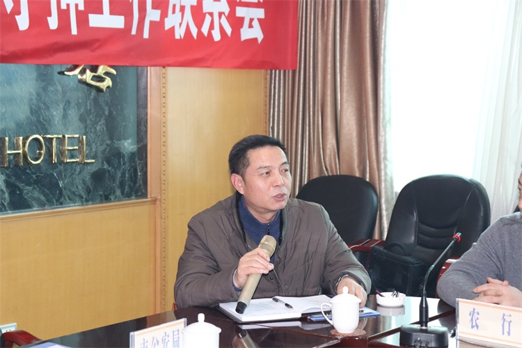 懷化(huà)保安,懷化(huà)押運,懷化(huà)聯網報(bào)警,懷化(huà)市(shì)保安,懷化(huà)市(shì)保安公司